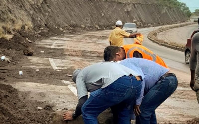  Caminos atiende emergencia vial en la CA-09 Norte