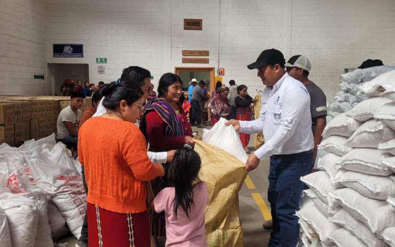 Alimentos llegan a más de 25 mil familias