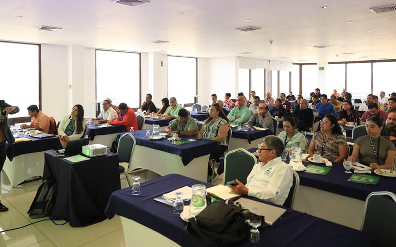 Brindan curso para fortalecer la sanidad vegetal del país