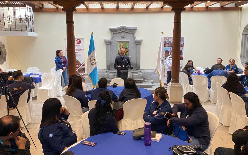 Se fortalece conocimientos del personal de la Subdirección de Documentos de Identidad Personal y de Viaje