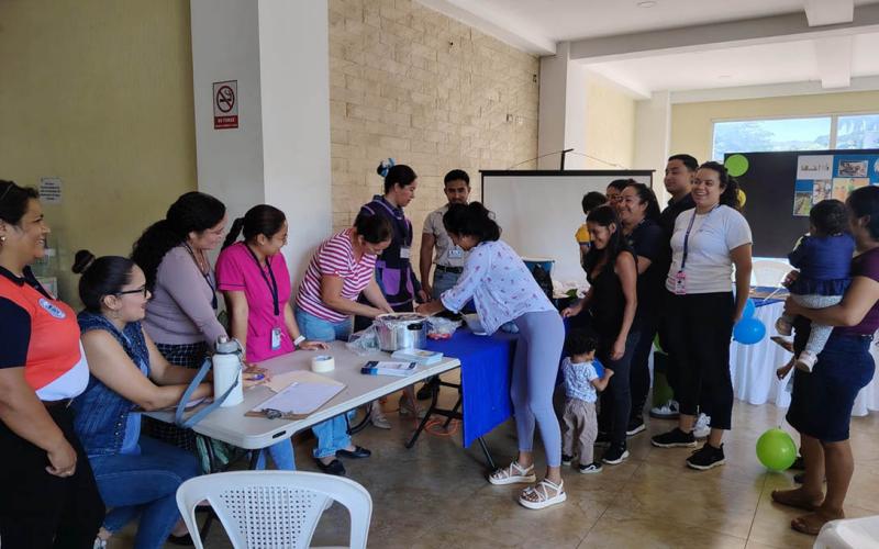 Capacitan a madres de Santa Rosa en temas de alimentos nutricionales