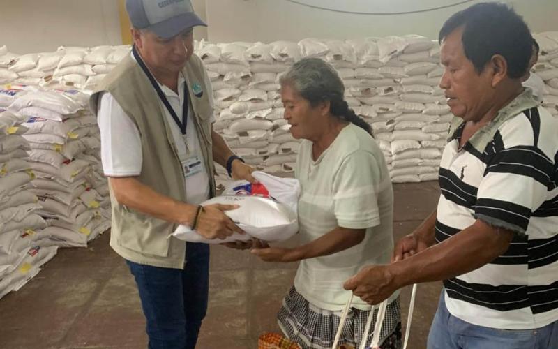 Entrega de alimentos beneficia a 4304 familias en Mazatenango