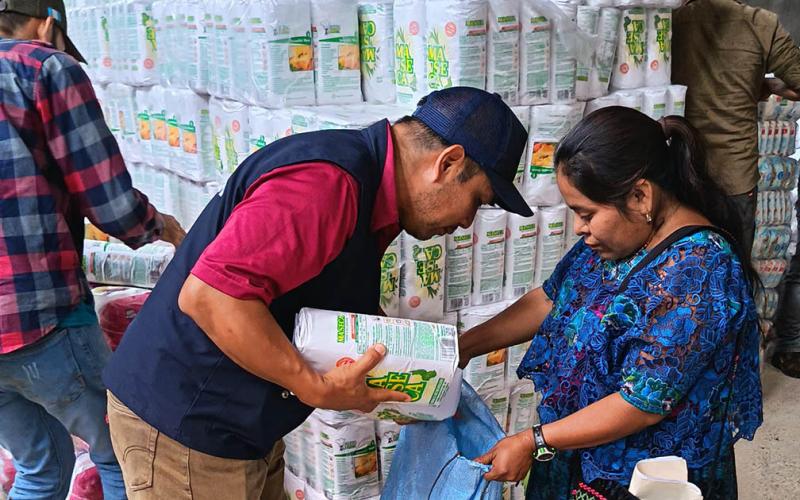 Familias de Alta Verapaz reciben raciones alimentarias de programa APA