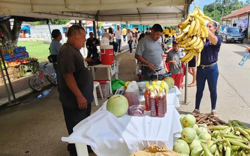 Feria del Agricultor impulsa el comercio local en San Francisco
