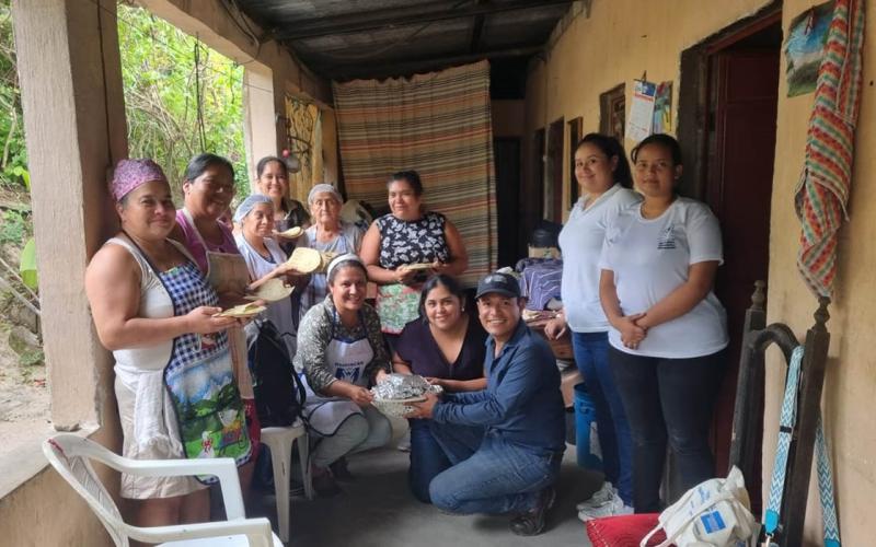 Impulsan buenas prácticas en el hogar para el bienestar de las familias rurales