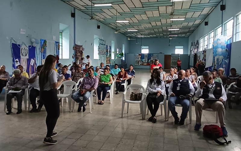 Impulsando huertos escolares en Chiquimula