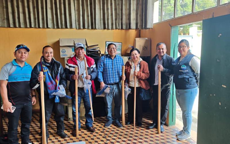 Más centros educativos cuentan con insumos para huertos escolares