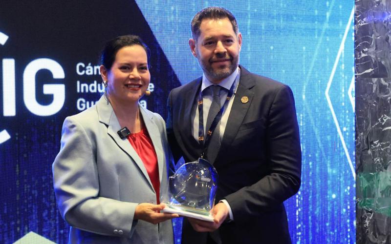 Ministra Rivera Dávila destaca Política Nacional de Fuego durante Congreso Industrial