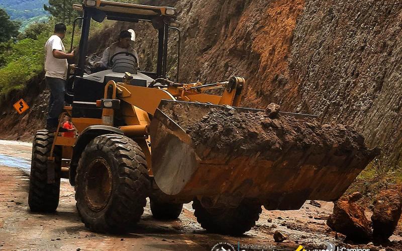 CIV ha atendido 343 emergencias entre derrumbes, deslaves y daños en puentes 