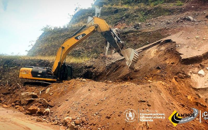 Emergencia vial: se realizan tareas de limpieza por derrumbe en Escuintla