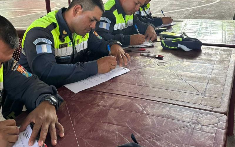 Provial capacita a la PMT de Nueva Concepción en temas de educación y seguridad vial