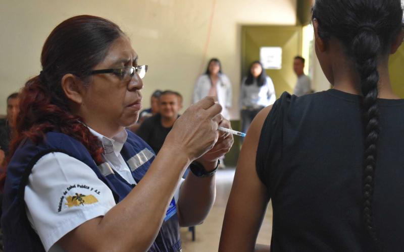 Jornada de vacunación en Provial: un compromiso con la salud del personal