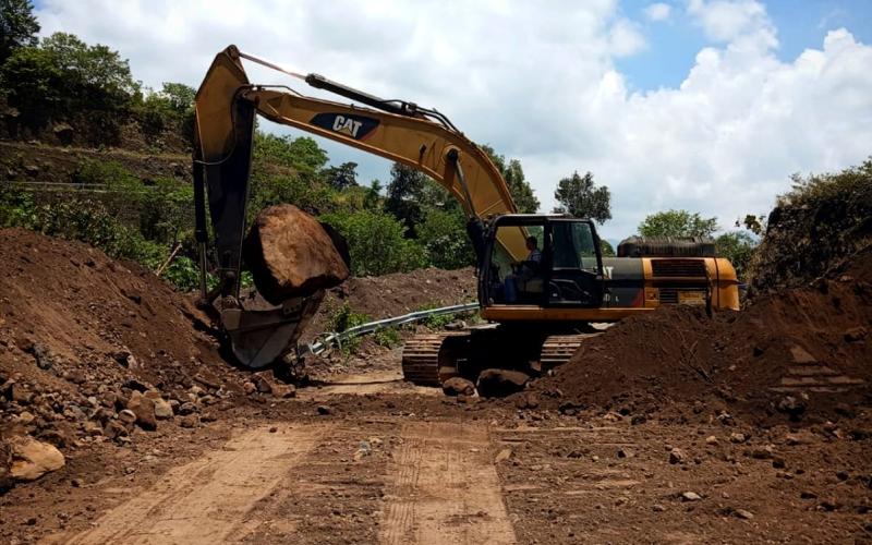 Caminos sigue con limpieza de ruta Palín-Santa María de Jesús