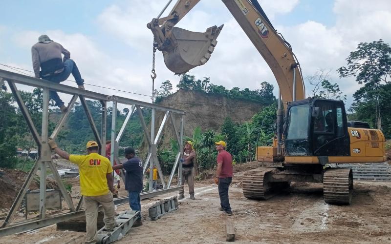 Arranca montaje de puente Bailey tras daños por lluvias en Cito Zarco