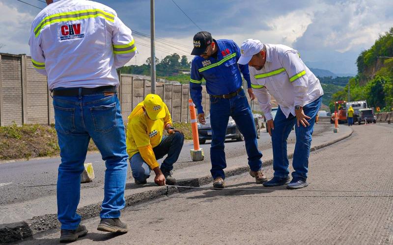 Covial realiza esta semana recuperación de tramos en CA-9 Sur y CA-Oriente 