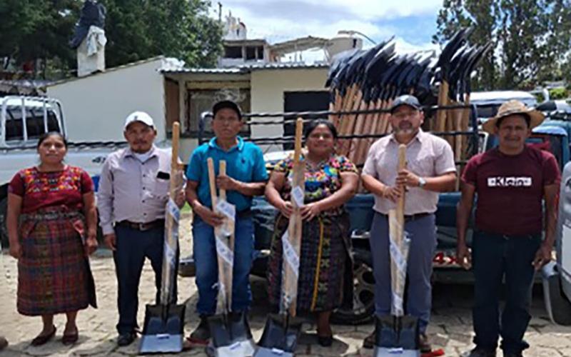 Reciben herramientas para mejorar producción y por la conservación del suelo