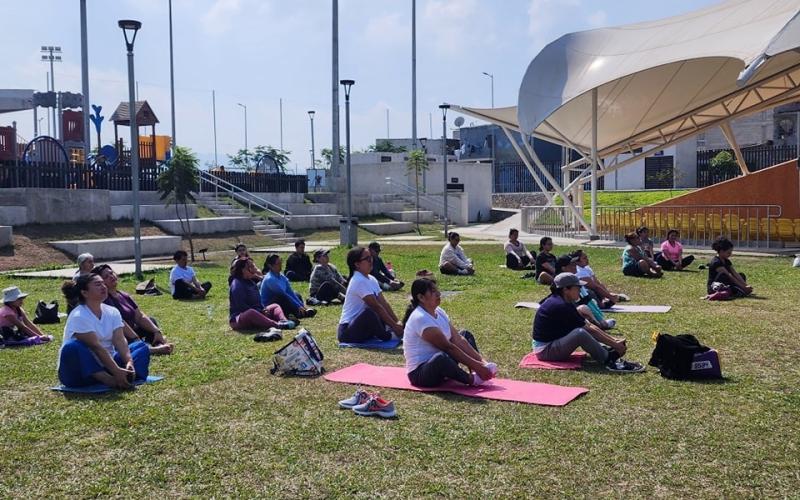 Yoga gratuito en la zona 21