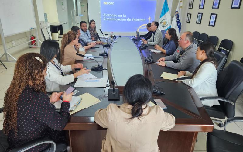 Como parte de este esfuerzo, autoridades de la DGAC sostuvieron un encuentro con la Comisión de Gobierno Abierto Electrónico