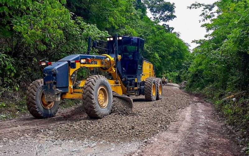 Covial mejora la Ruta Departamental en Alta Verapaz para beneficio de comunidades