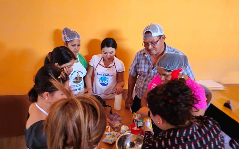 El Progreso: educadoras fortalecen conocimientos de Hogar Rural