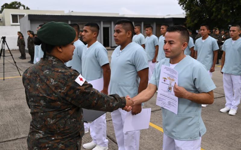 Ejército de Guatemala clausura el Curso “Enfermero Militar en Filas” promoción CXXV-2025