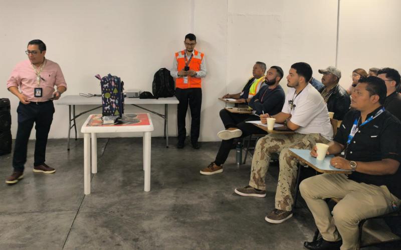 Este proceso de capacitación tiene como objetivo fortalecer los conocimientos, habilidades y procedimientos operativos del personal AVSEC