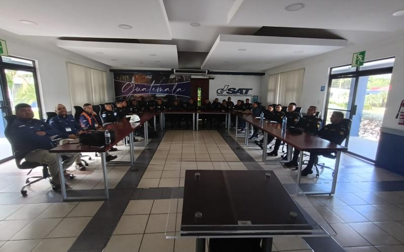 Agentes de la PNC aprenden normativa avícola para prevenir riesgos sanitarios