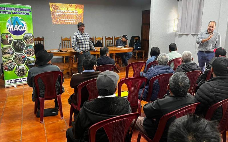 Apicultores de San Marcos aprenden de la cadena de valor del apiario