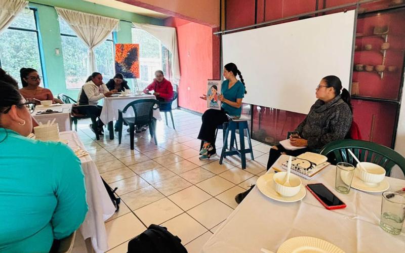 Educadoras de hogar rural de Baja Verapaz fortalecen conocimientos nutricionales