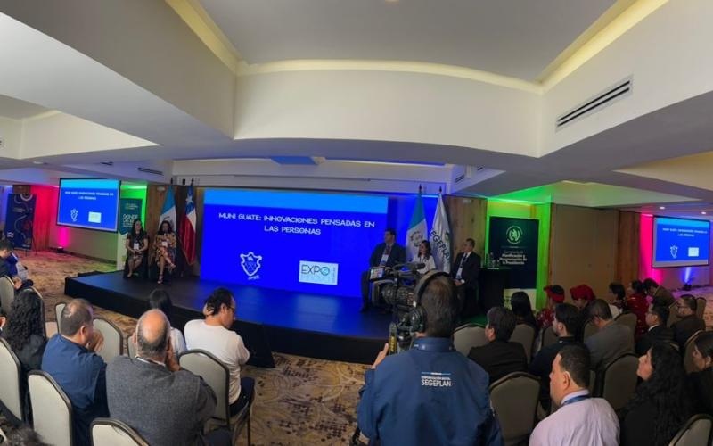 Cuatro instituciones públicas expusieron sus experiencias innovadoras en la Expo Innova 2025.