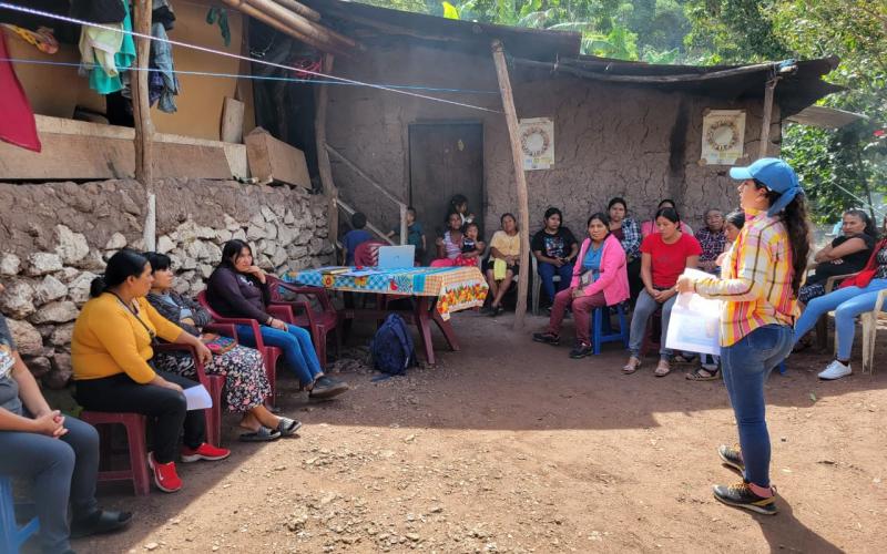 Familias aprenden la importancia del agua y su buen manejo