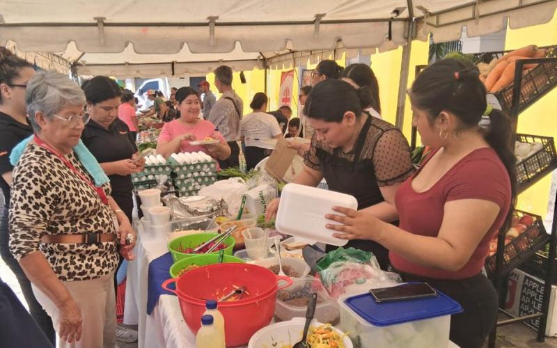 Fortalecen alianzas comerciales en Feria del Agricultor de Zacapa