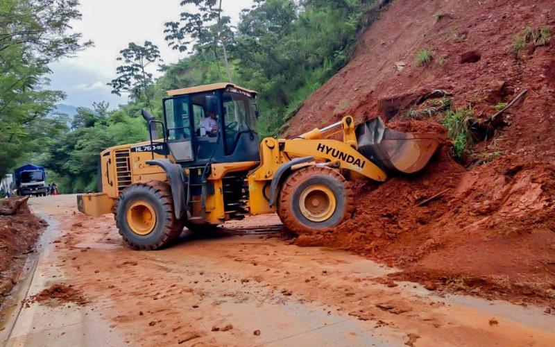 Caminos mantiene habilitada la Ruta Polochic pese a derrumbes en Alta Verapaz
