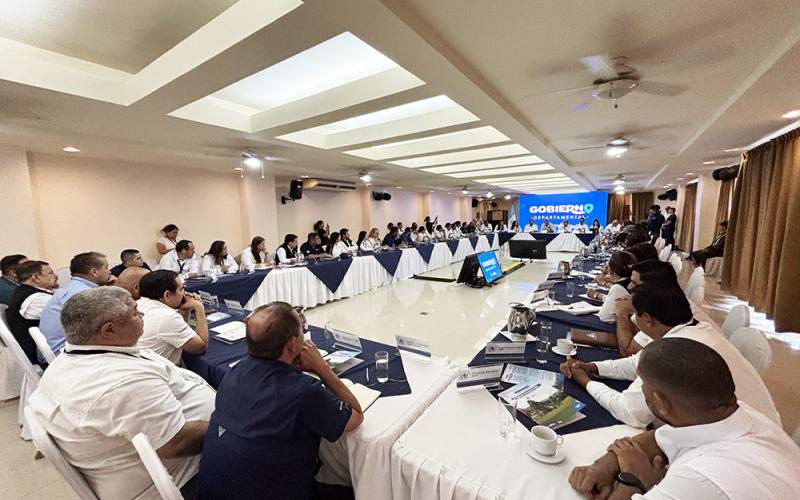 Gobierno impulsa la instalación de Gobiernos Departamentales durante la gira “A Tu Tierra” en Petén