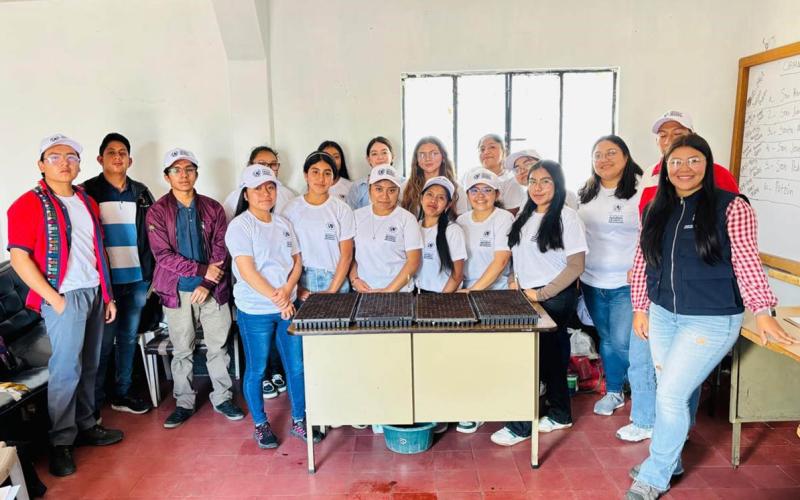 Jóvenes de Chimaltenango optimizan conocimientos en agricultura sostenible