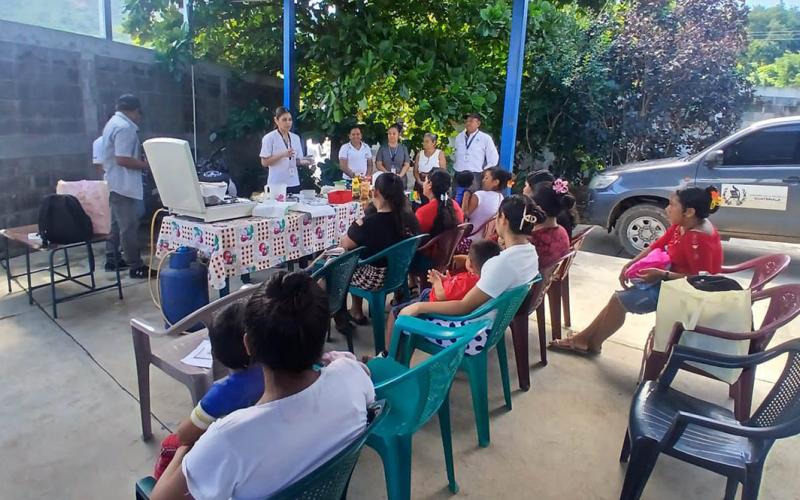 Madres de familia aprenden a transformar alimentos para mejorar la nutrición