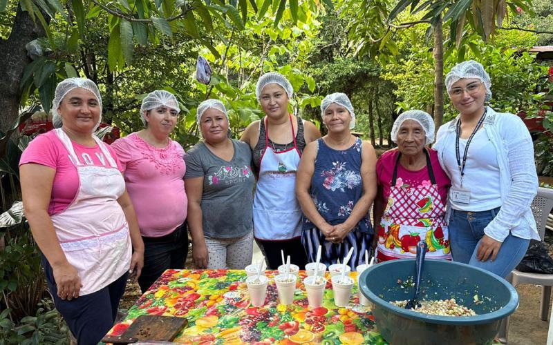 Mujeres de CADER zacapaneco capacitadas en temas de seguridad alimentaria 