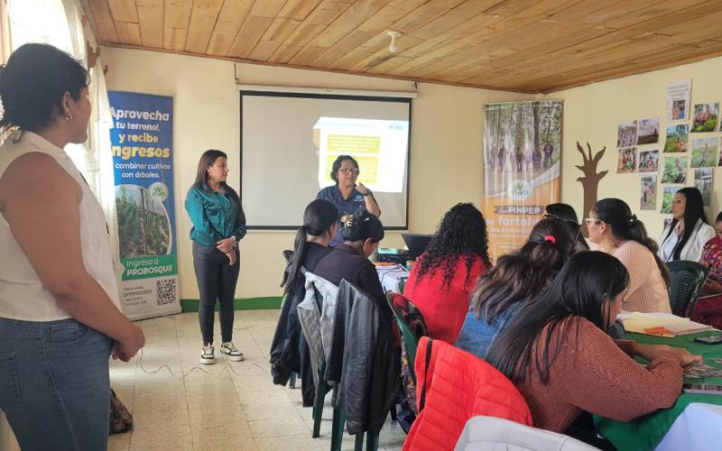 Mujeres rurales de Quiché participan en el desarrollo agropecuario