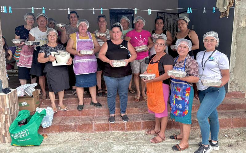 Mujeres rurales de Zacapa aprenden de emprendimientos familiares