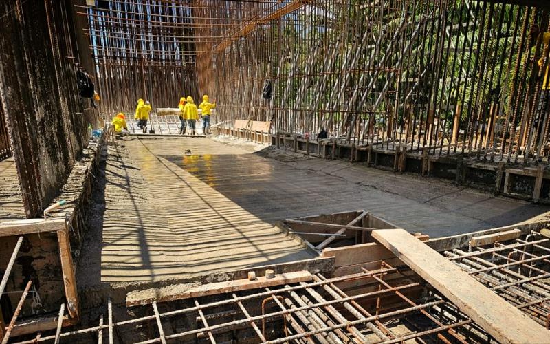 Puente vehicular en Ocós: avances en el armado y fundición de subestructura