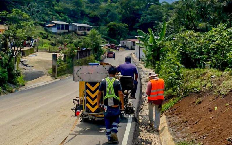Más de 60 mil habitantes se benefician con mejora de camino rural en Huehuetenango