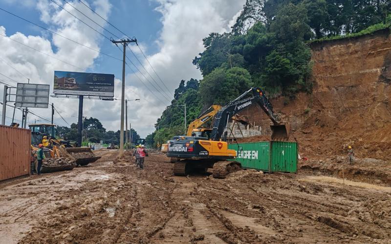 Covial con tarea de limpieza y contención en el km 24 de la CA-1 Oriente