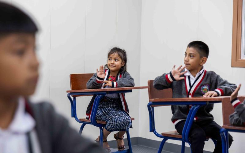 Firma de escrituras: un sueño que empieza a hacerse realidad para muchas familias