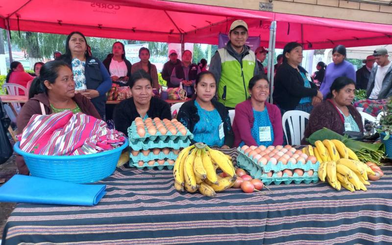 Primera Feria del Agricultor se realiza con éxito en San Juan Chamelco 