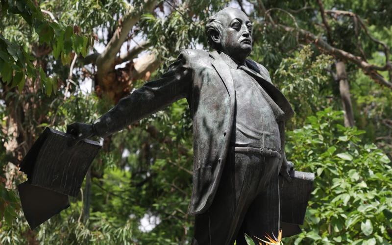 monumento fúnebre de Miguel Ángel Asturias