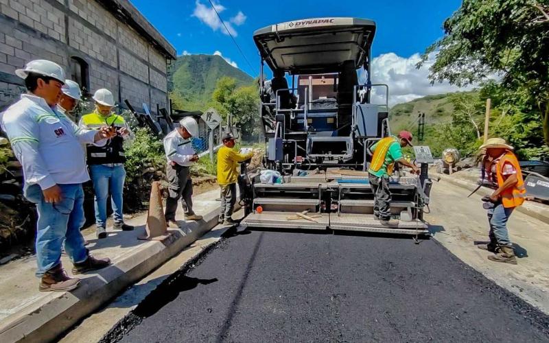 Puente Chitomax: más de 790 metros pavimentados para unir a Cubulco