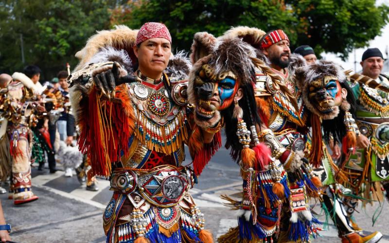 Más de 3 mil conviteros engalanaron el Paseo de la Sexta