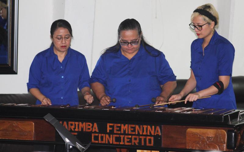 Marimba Femenina de Concierto ofreció presentaciones en varios sitios. 