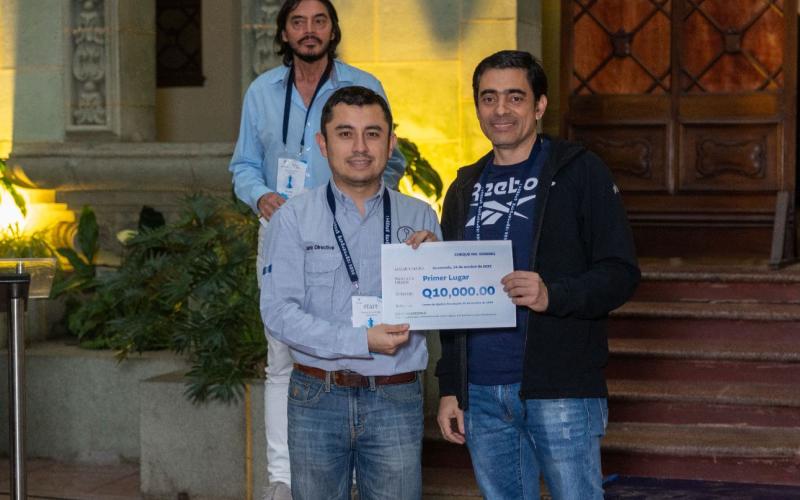 El cubano Yuri González Vidal es premiado por segundo año consecutivo. 