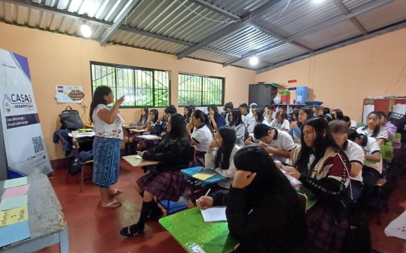 fortalece la identidad y los derechos de los pueblos originarios